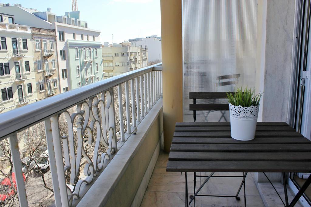 Residencial Duque De Saldanha Hotel Lisbon Bagian luar foto