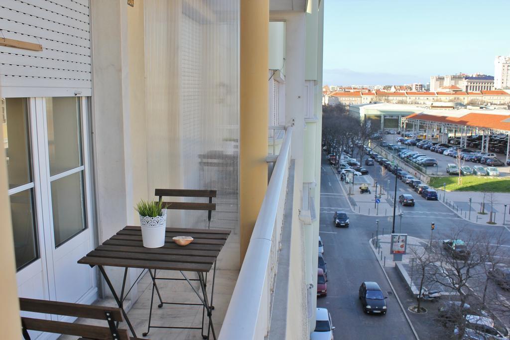 Residencial Duque De Saldanha Hotel Lisbon Bagian luar foto