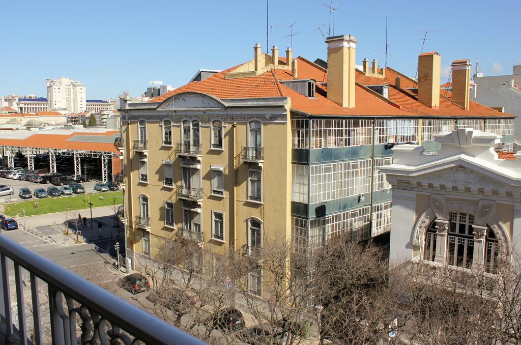 Residencial Duque De Saldanha Hotel Lisbon Bagian luar foto