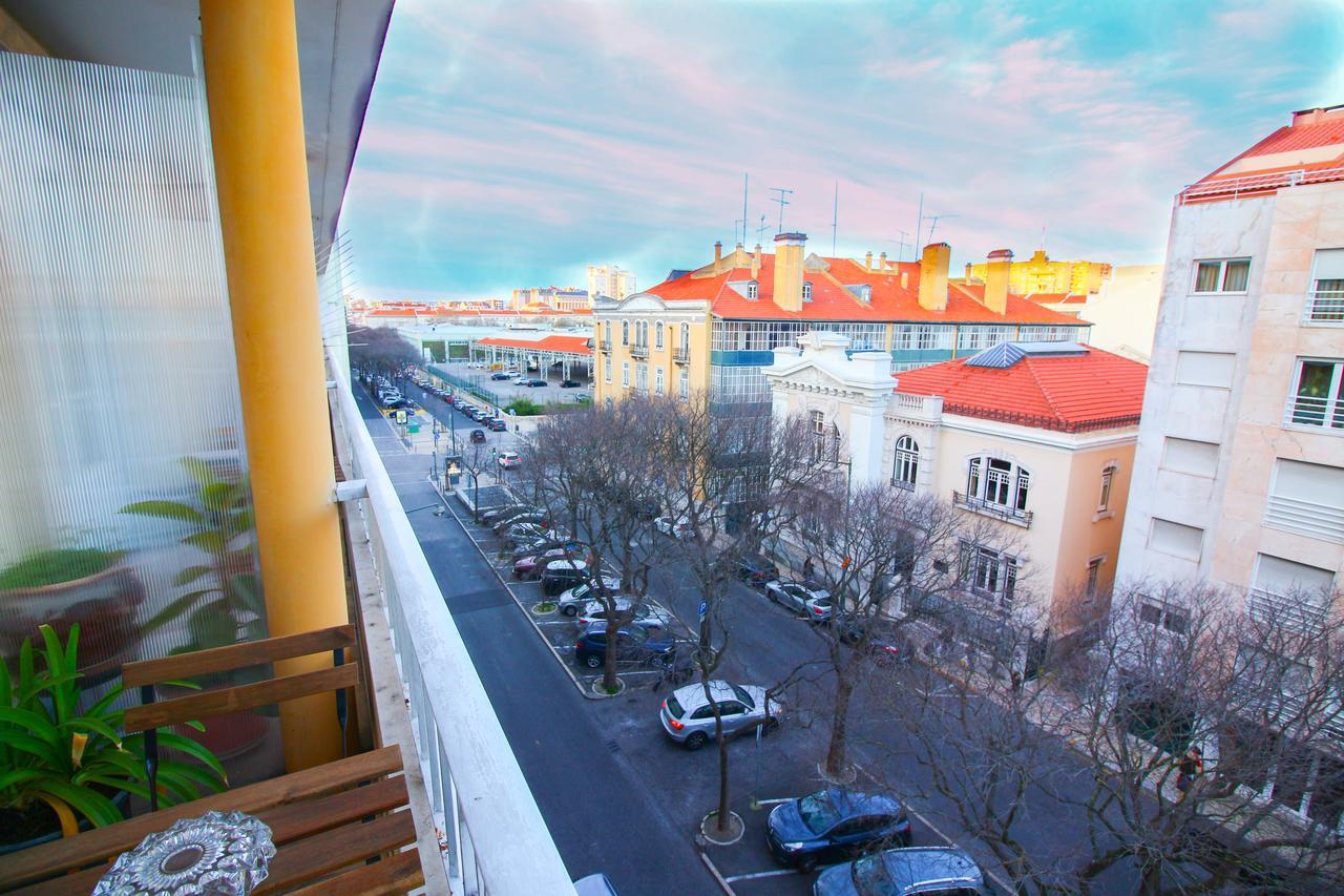 Residencial Duque De Saldanha Hotel Lisbon Bagian luar foto