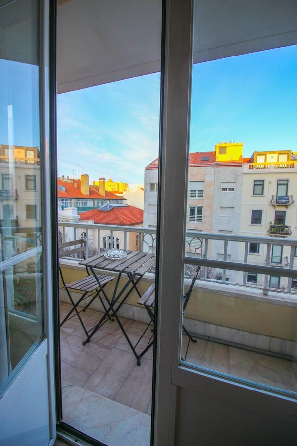 Residencial Duque De Saldanha Hotel Lisbon Bagian luar foto