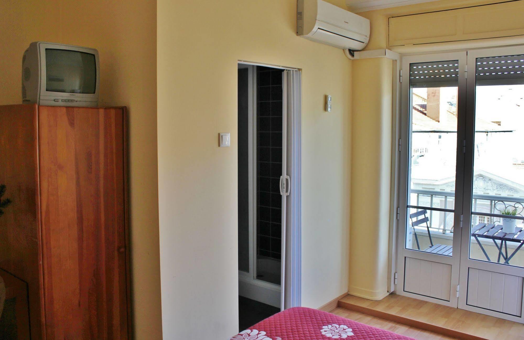 Residencial Duque De Saldanha Hotel Lisbon Bagian luar foto