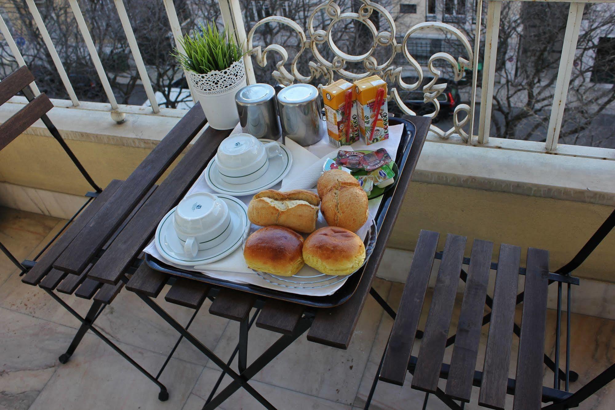 Residencial Duque De Saldanha Hotel Lisbon Bagian luar foto